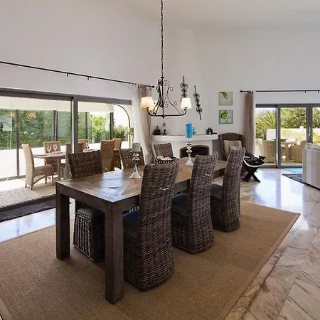 Beautiful Modern In Clube Carvoeiro With Heated Pool And Electric Pool Cover 别墅 *